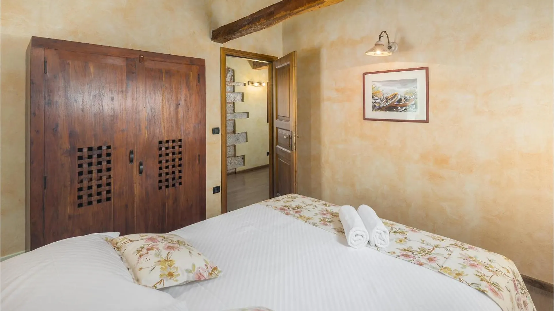 Nice Home In Tinjan With Jacuzzi Croatia