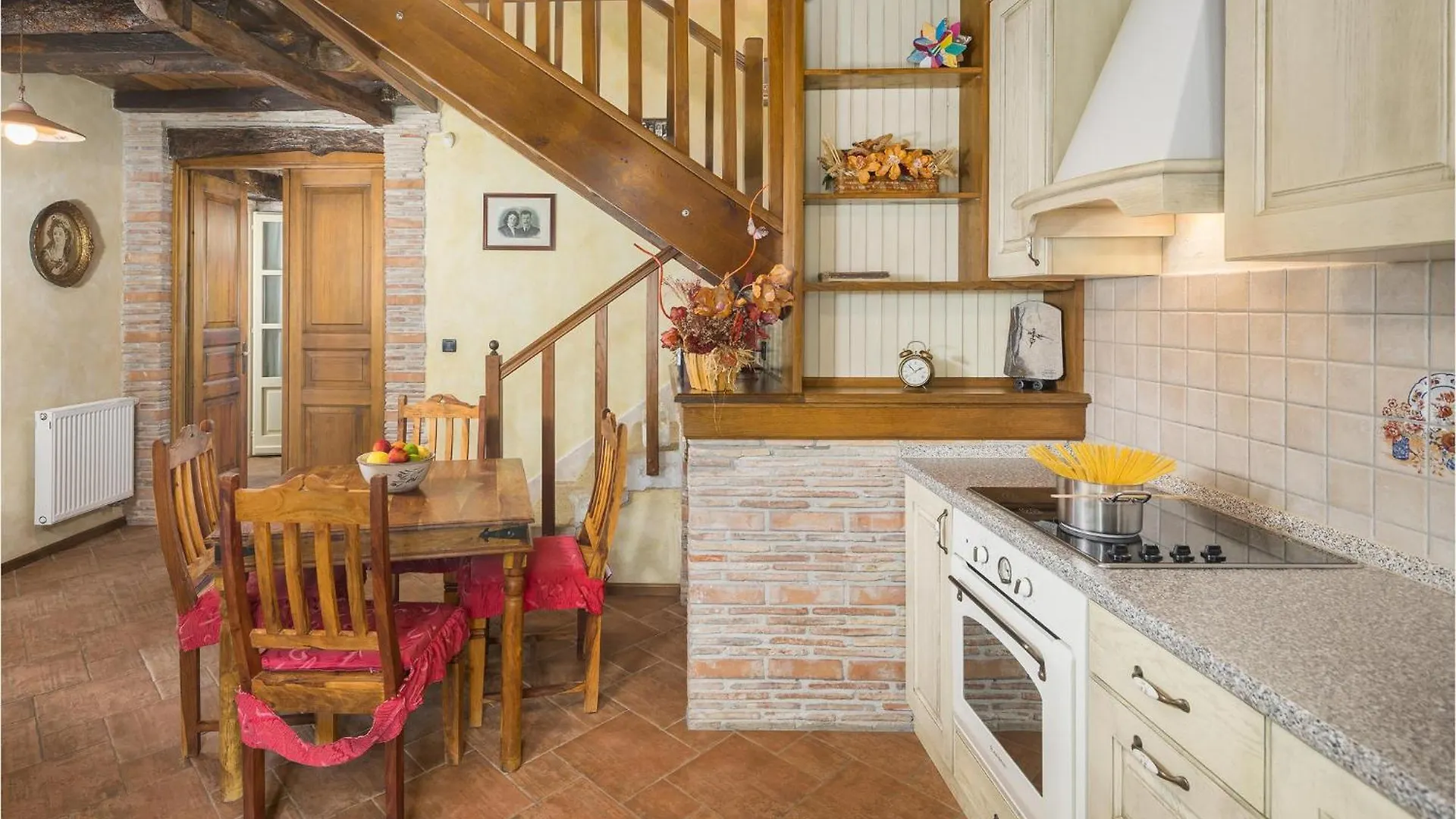 Nice Home In Tinjan With Jacuzzi Croatia