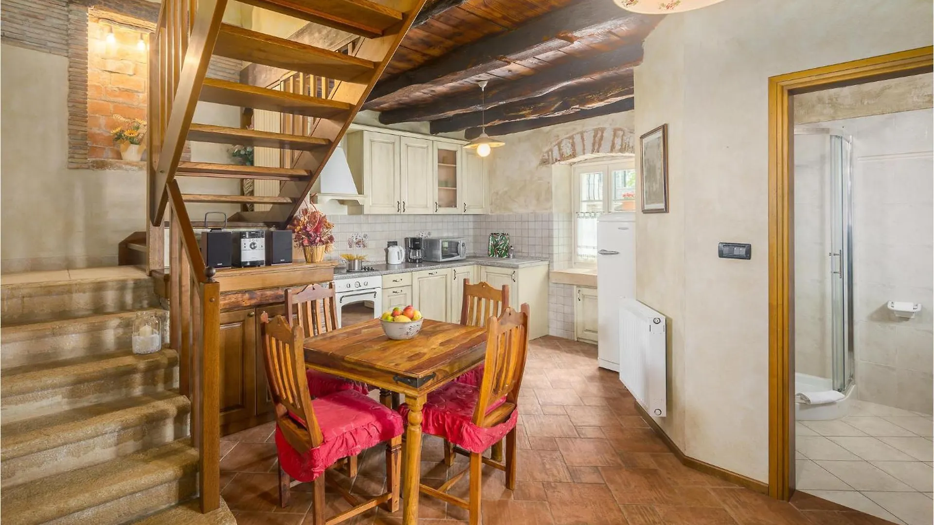 Casa vacanze Nice Home In Tinjan With Jacuzzi