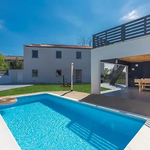 Villa Barbella, Tinjan
